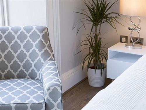Doppel-/Zweibettzimmer mit eigenem Bad – barrierefreier Zugang