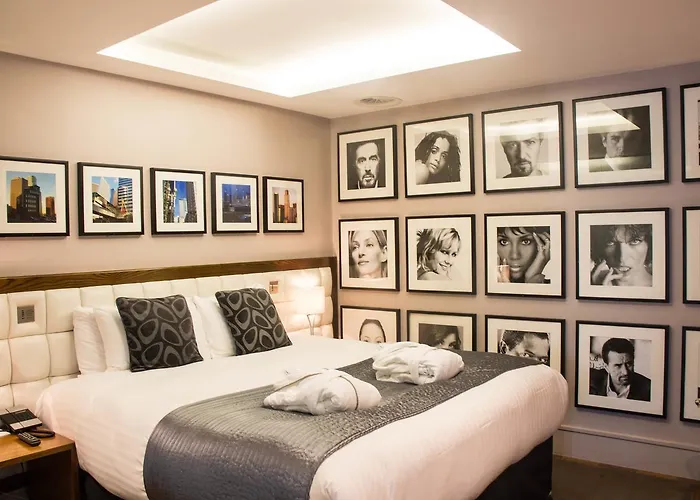 Le Monde Hotel